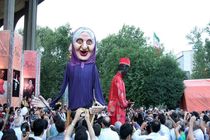 «آسمان آبی روبات‌ها» با عروسک غول‌پیکر اجرا می‌شود