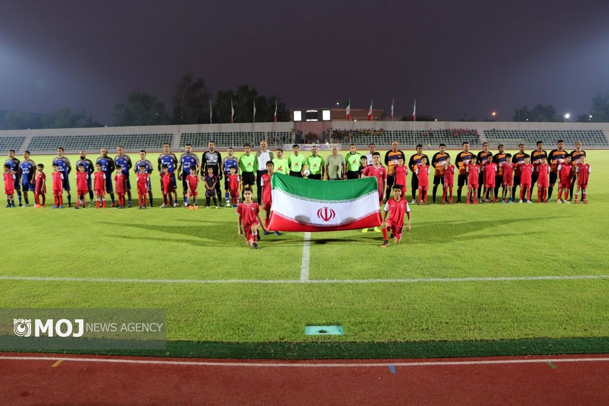 مسابقه فوتبال پیشکسوتان لامرد و کیش