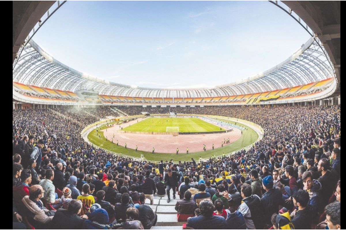 طبقه دوم ورزشگاه نقش جهان