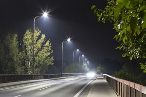 مهم‌ترین استانداردهای کیفی چراغ خیابانی ال ای دی در فضاهای شهری