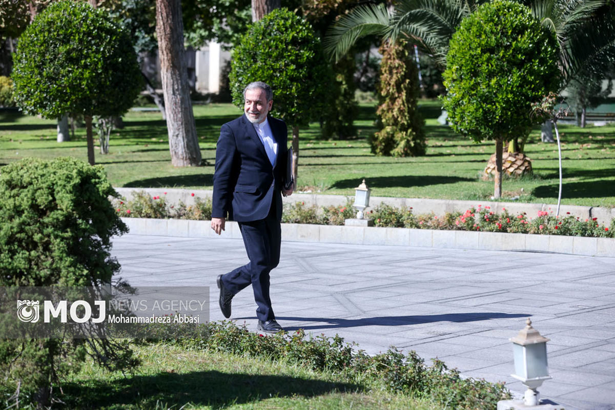 حاشیه جلسه هیات دولت - ۱۶ آبان