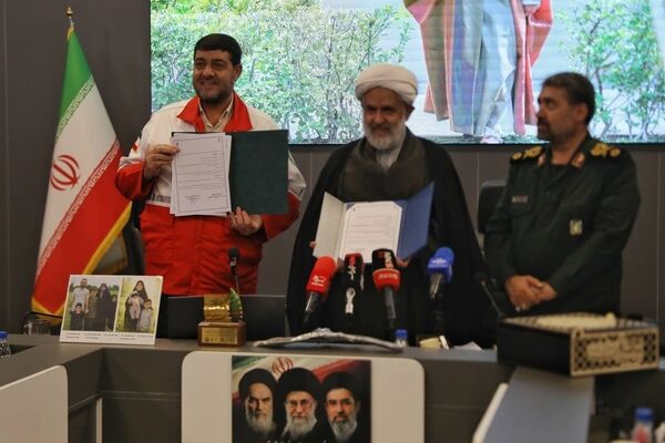 امضای تفاهم‌نامه میان هلال‌احمر و سازمان بسیج مستضعفین