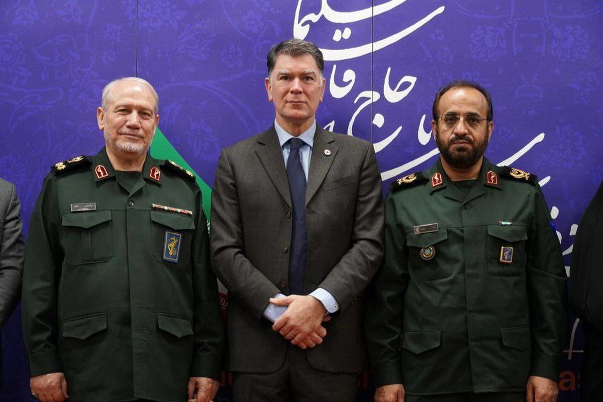 مشاور فرمانده کل قوا