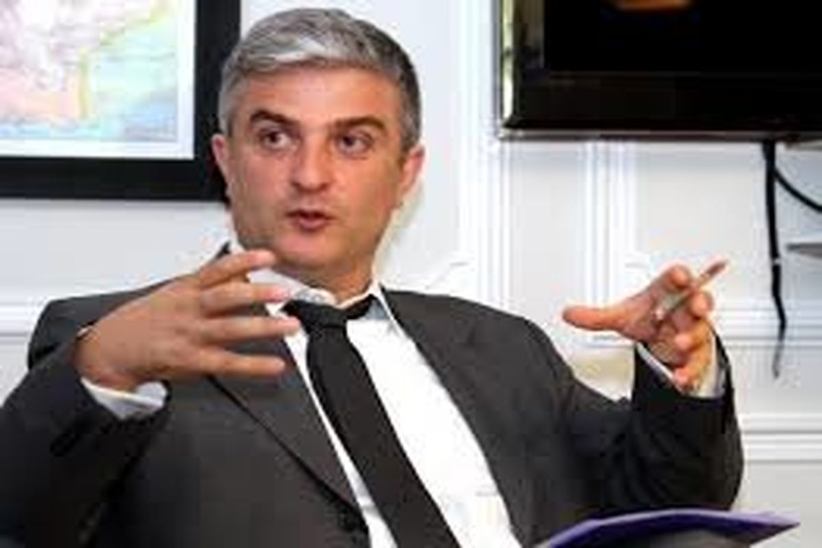 دنی عنان