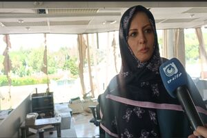 بازگشت خبرنگار خبرگزاری سیما پای میز کار پس از حمله به ساختمان شیشه ای
