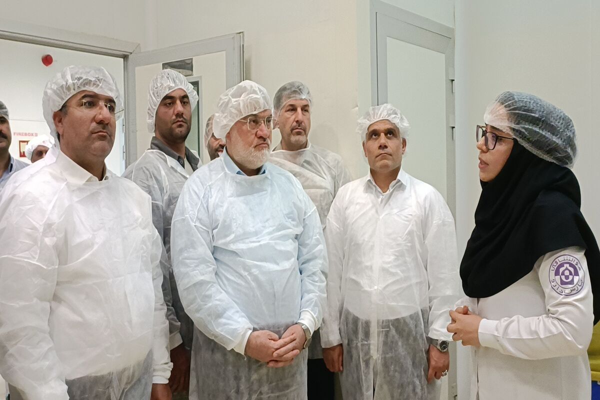 بازدید استاندار از شرکت دارو