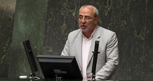 وزیر صنعت بازار خودرو را رها کرده است/ این مجلس برای استیضاح وزرای دولت همراهی نمی کند