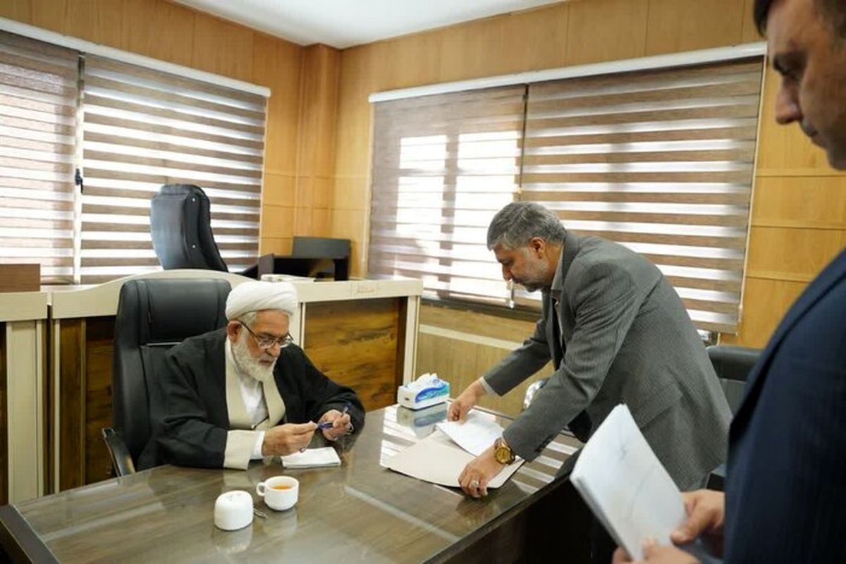 رئیس دیوان عالی کشور با مردم همدان دیدار چهره به چهره برقرار کرد