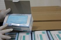 اهدا 35 هزار ماسک توسط وزیر صنعت، معدن و تجارت به هرمزگان
