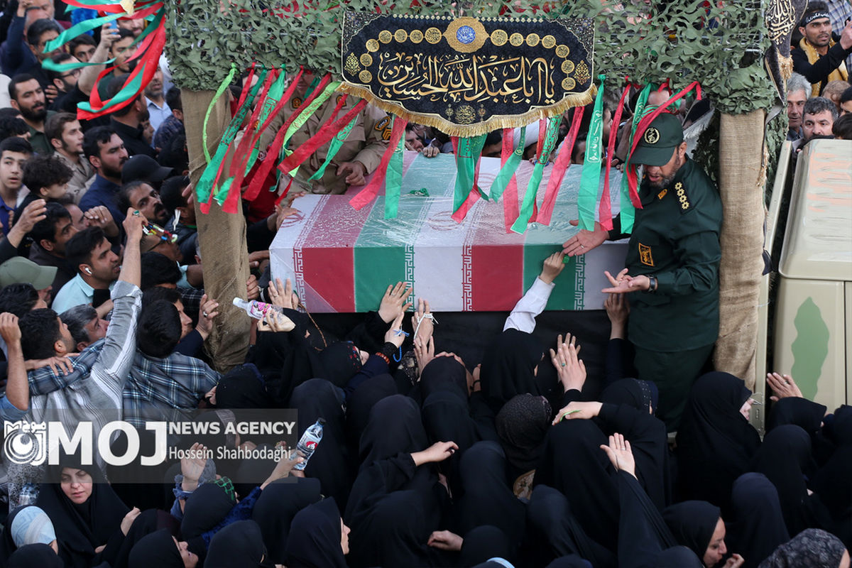 تشییع دو شهید گمنام در مسجد جمکران