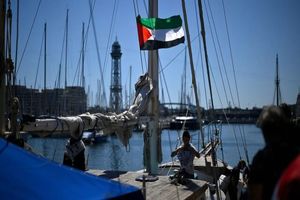 ۴۲ عضو ناوگان الصمود در اعتراض به اقدامات اسرائیل اعتصاب غذا کردند