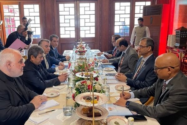 رؤسای بانک مرکزی ایران و هند در حاشیه نشست بریکس با یکدیگر دیدار کردند