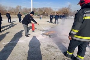 آموزش کلیه پرسنل اداره خدمات شهری ناژوان با شیوه های اطفاء حریق