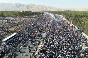 شکوه حضور مردم فرهنگ‌دوست شیراز در پنجمین رویداد بزرگ پیاده‌روی خانوادگی