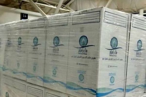 توزیع متمرکز آب زمزم در بازگشت حجاج