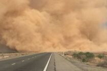 گرد و غبار نفس سیستان را بریده است/ سیستانی‌ها دو سوم سال را هوای خطرناک تنفس می‌کنند