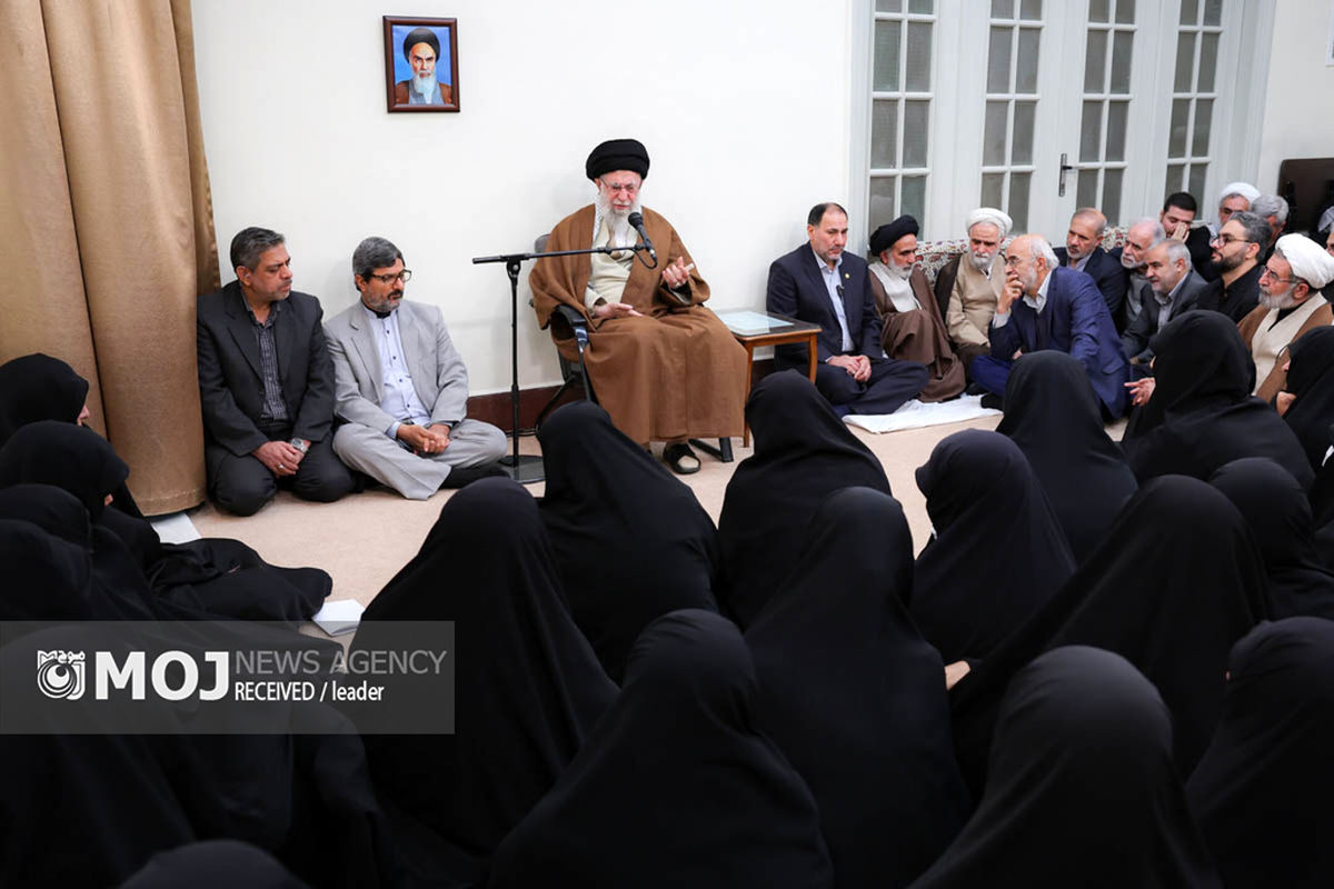 دیدار جمعی از اعضای جامعة الزهراء با رهبر معظم انقلاب