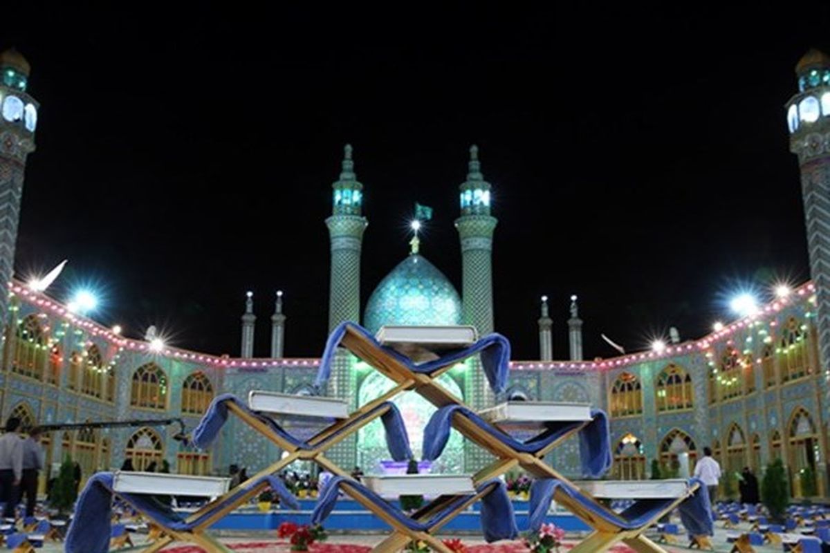 اصفهان- جزء خوانی حرم هلال بن علی