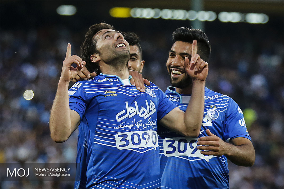 دیدار تیم های استقلال تهران و سپاهان اصفهان