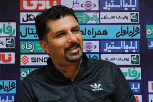 سرمربی آلومینیوم اراک با دستور موقت محروم شد