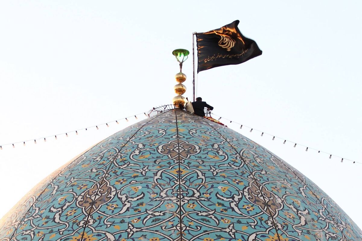 پرچم عزا حرم شاهچراغ ع