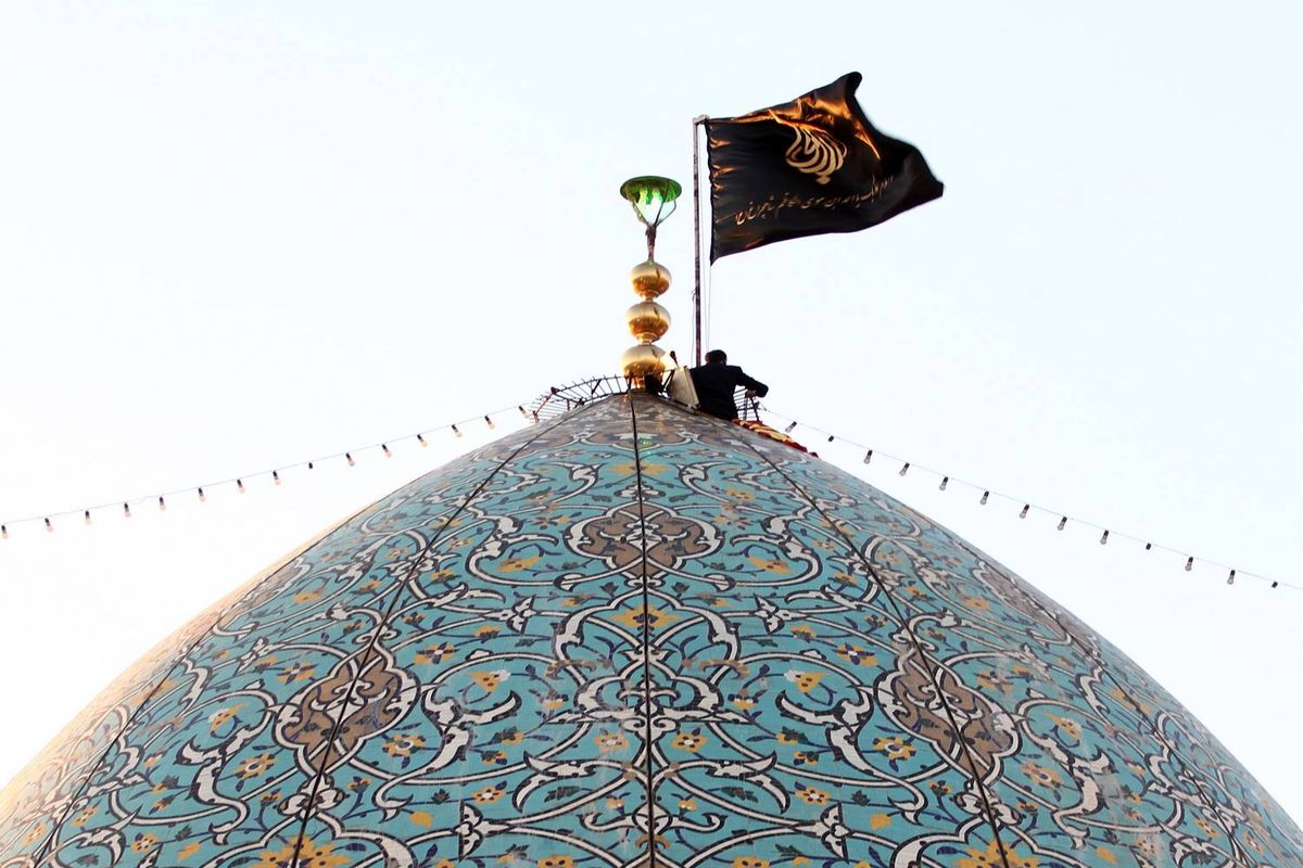 پرچم عزا حرم شاهچراغ ع