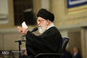 نباید به حد کنونیِ پیشرفت‌ های علمی قانع بود/ هیچگاه به برنامه ها و توصیه های غربی ها اعتماد نکنید 