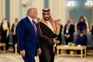 اعتراف کارشناس اسرائیلی/ بن‌سلمان در باتلاق یمن، ذلیلانه دست‌به‌دامن ترامپ است! + فیلم