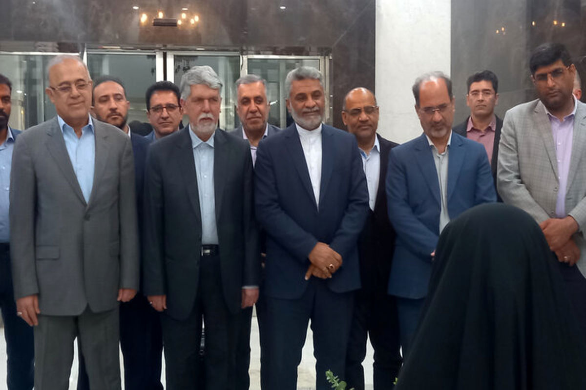 وزیر فرهنگ و ارشاد اسلامی