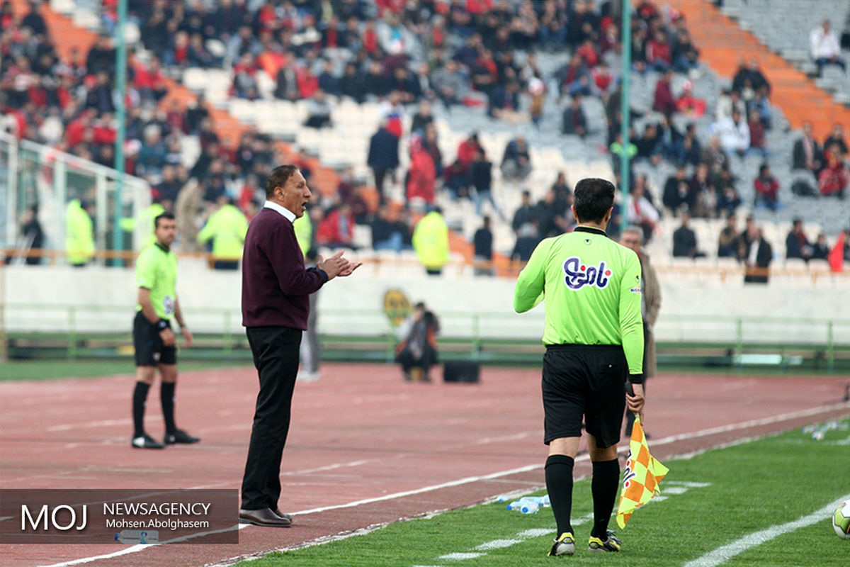 دیدار تیم های فوتبال پرسپولیس و استقلال خوزستان