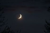 مقارنه ماه و زحل را امشب رصد کنید