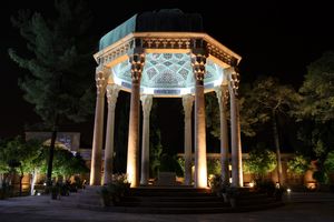 تقارن هفته وحدت و یادروز حافظ، رنگین کمانی از برنامه‌های فرهنگی و هنری