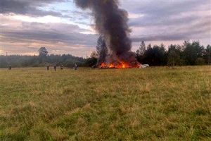 یک فروند هواپیمای نظامی‌ در کازرون سقوط کرد