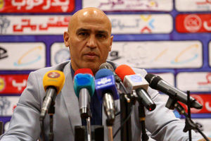 هرجا می‌رویم، طاهری نصفش را می‌خواهد!