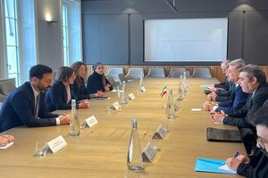 وزیر امور خارجه ایران با رئیس کمیته بین‌المللی صلیب سرخ گفتگو کرد