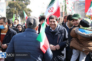 مخبر در جمع راهپیمایان ۲۲ بهمن 