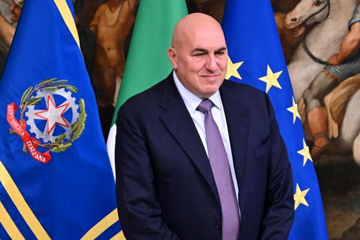 وزیر دفاع ایتالیا