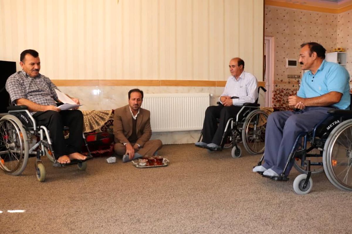 دیدار مدیرکل بنیاد شهید باجانباز۷۰ درصد