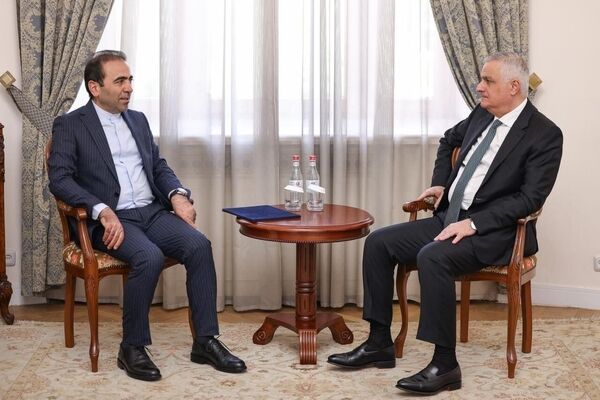 سفیر ایران با معاون نخست‌وزیر ارمنستان دیدار کرد