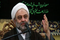 راه نجات این است که انسان دور محور اهل‌بیت(ع) قرار بگیرد