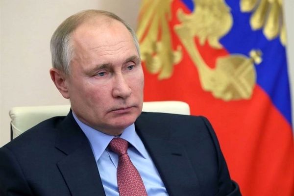 پوتین از توقیف عملیات نفتی وابسته به تنگه هرمز به‌طور کامل خبر داد