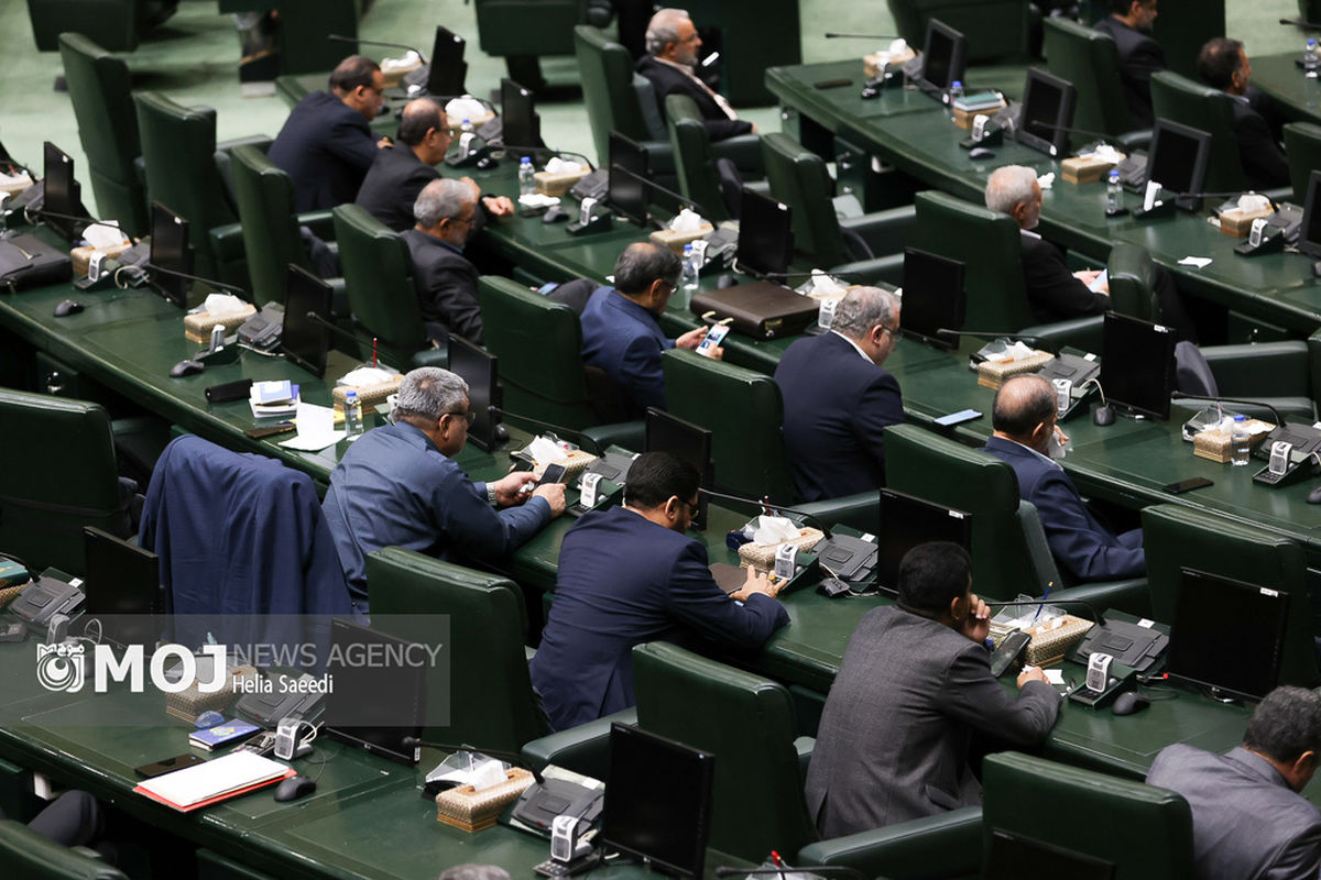 گرامیداشت شهدای خدمت در مجلس شورای اسلامی