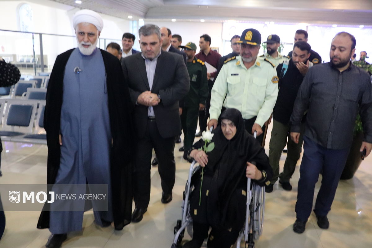 مراسم استقبال از خانواده های شهدای فراجا در کیش