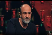 گریه مهران غفوریان روی آنتن زنده / ماجرای شفا گرفتن پدرش در محرم + فیلم