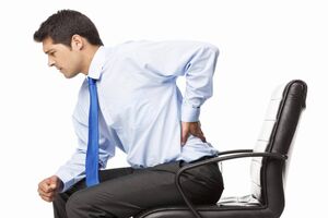 هر 30 دقیقه از جای خود برخیزید و حرکات کششی انجام دهید