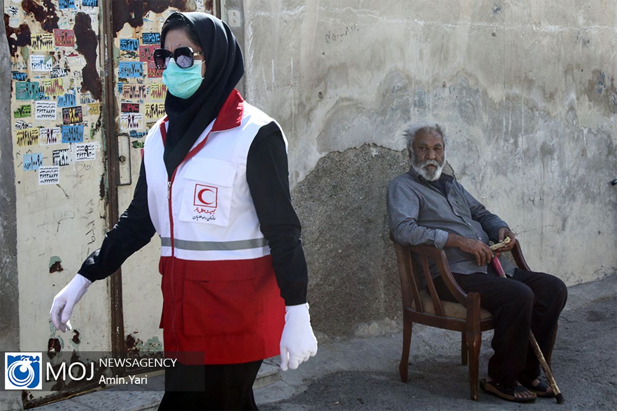 توزیع٢٠٠٠ بسته معیشتی توسط هلال احمر