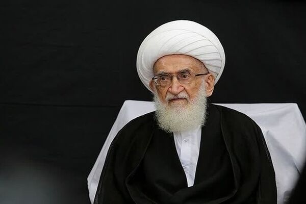 دفتر آیت‌الله نوری‌ همدانی در مورد علت عدم حضور ایشان در مراسم تشییع رهبر شهید توضیح داد