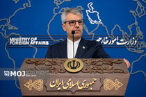 اسرائیل و آمریکا دیوانه وار مناطق مسکونی، بیمارستان‌ها و مدارس را هدف می‌گیرند