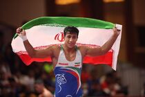نخستین مدال طلای کشتی فرنگی به گردن گرایی آویخته شد