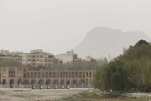 کیفیت هوای اصفهان برای گروه های حساس ناسالم است
